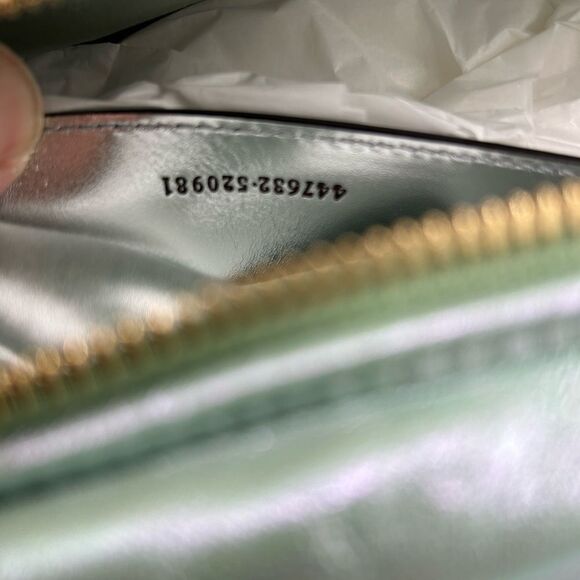 Women's Gucci GG Marmont medium shoulder bag made in Italy - Picture 9 of 13